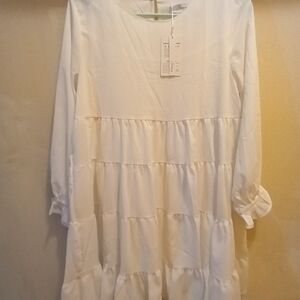 Elegant White Tiered Long Sleeve Dress